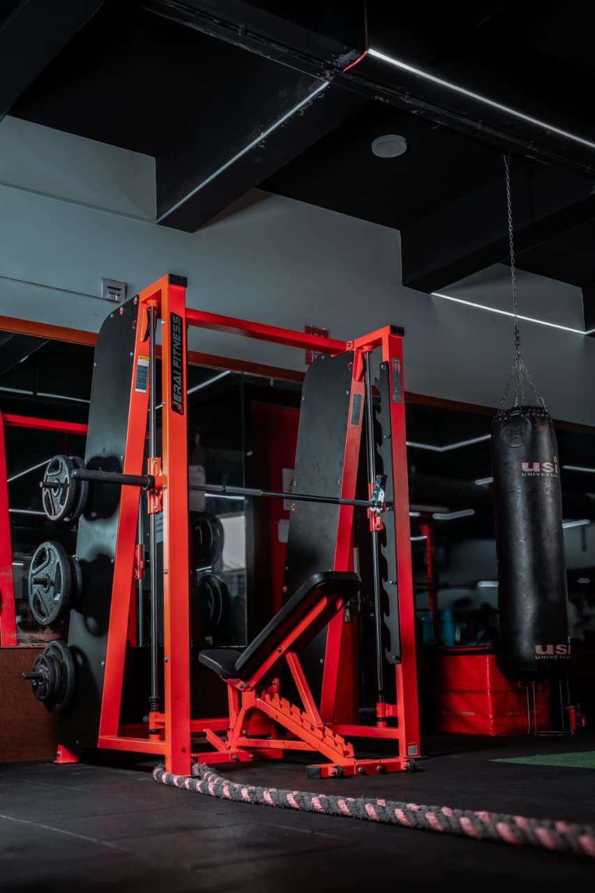 Chest press machine